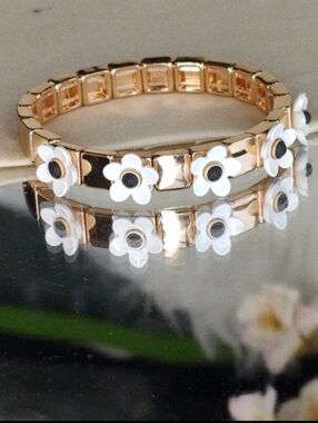 BEN-AMUN Bracelet Gold Plated Flower Stretch Made In USA